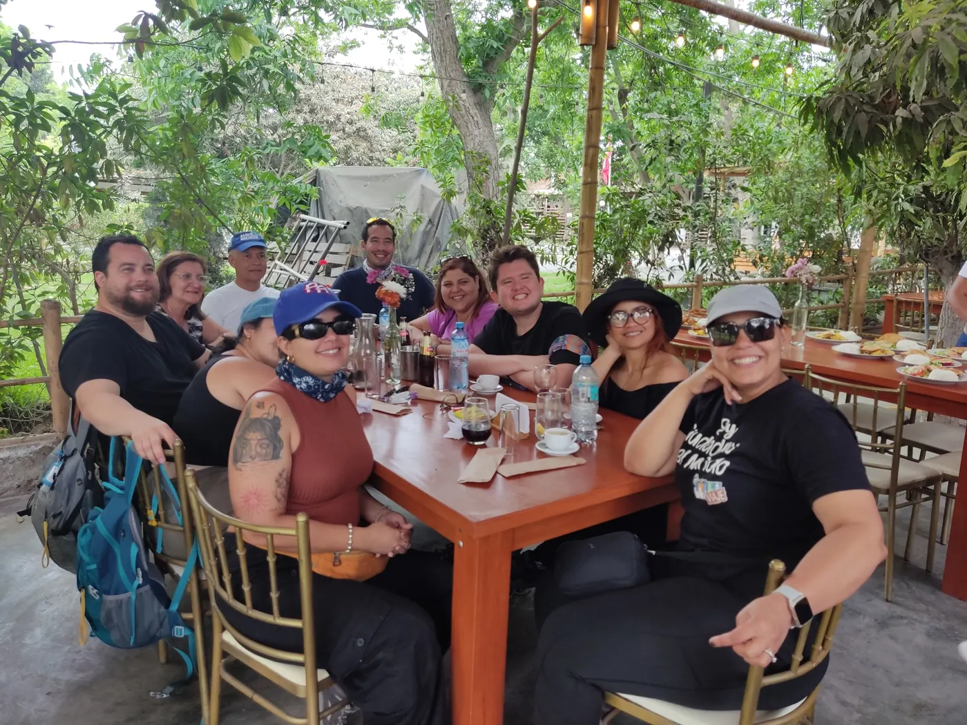 Almuerzo campestre con viajeros de Machupicchu Empire en los Andes