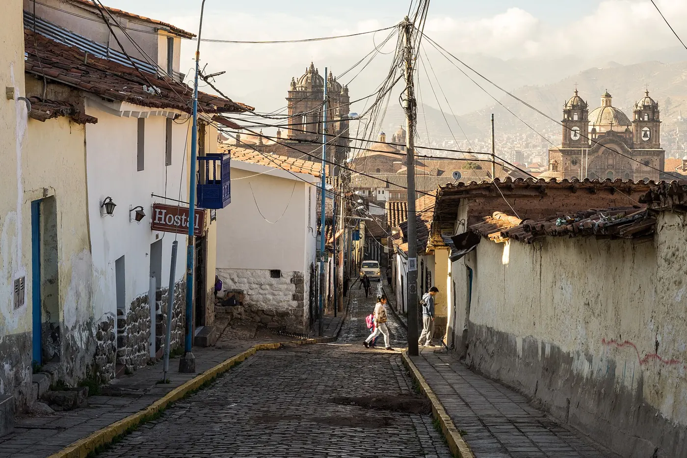 Calle empedrada del centro histórico de Cusco